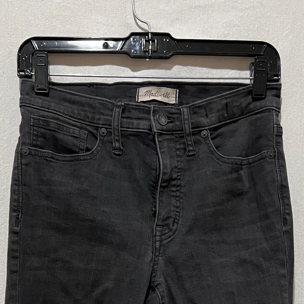 Madewell 9” skinny, size 28, distressed Black